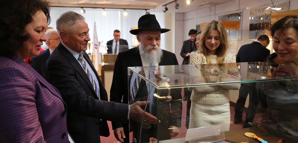 Президент ФЕОР, раввин Александр Борода посетил с визитом Паралимпийский комитет России